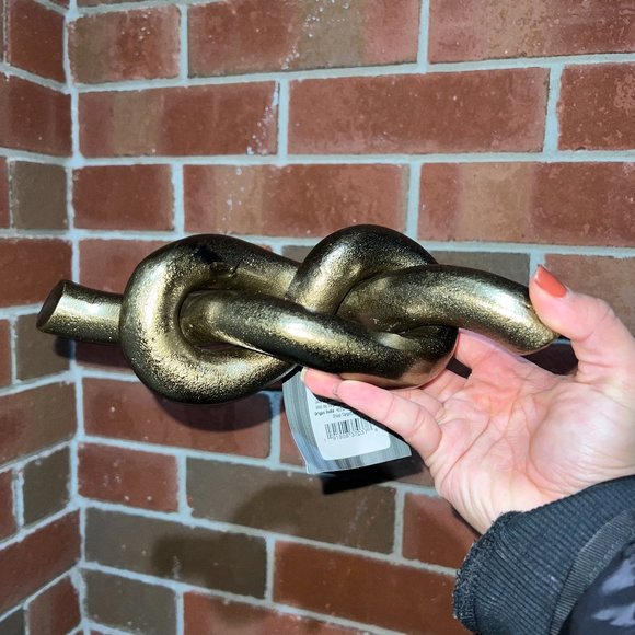TARGET STUDIO MCGEE METAL KNOT IN GOLD - Picture 1 of 2